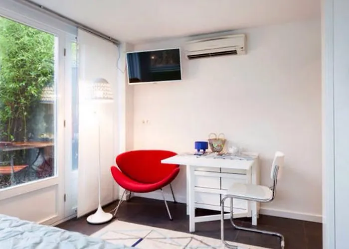 Bed & Breakfast Ineke 4*